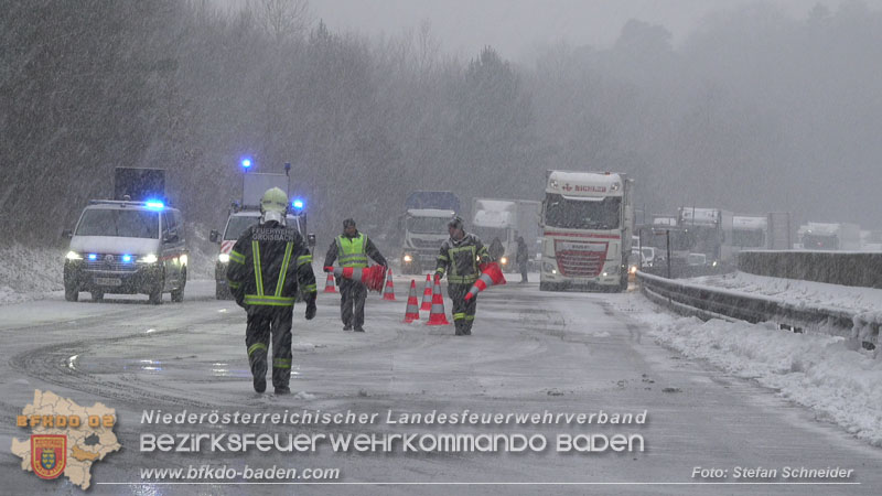 20260109_Vollbrand LKW Sattelzug auf der A21 bei Heiligenkreuz N� fordert Einsatzkr�fte �ber Stunden  Foto: Stefan Schneider BFKDO BADEN