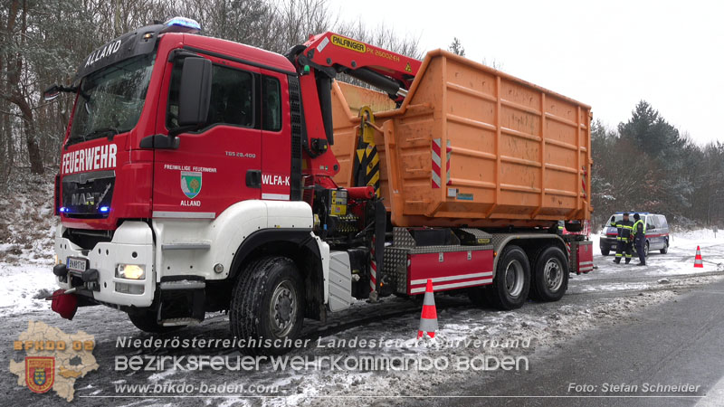 20260109_Vollbrand LKW Sattelzug auf der A21 bei Heiligenkreuz N� fordert Einsatzkr�fte �ber Stunden  Foto: Stefan Schneider BFKDO BADEN