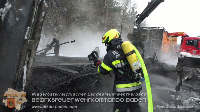 20260109_Vollbrand LKW Sattelzug auf der A21 bei Heiligenkreuz N� fordert Einsatzkr�fte �ber Stunden  Foto: Stefan Schneider BFKDO BADEN