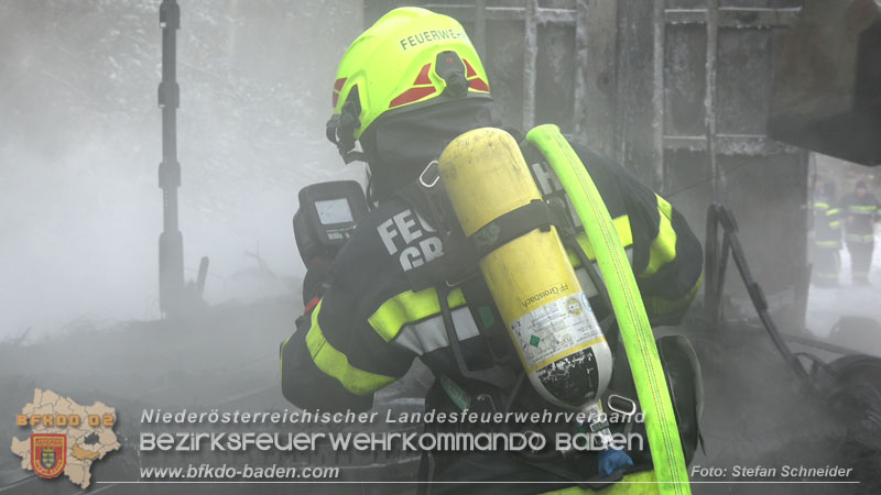 20260109_Vollbrand LKW Sattelzug auf der A21 bei Heiligenkreuz N� fordert Einsatzkr�fte �ber Stunden  Foto: Stefan Schneider BFKDO BADEN
