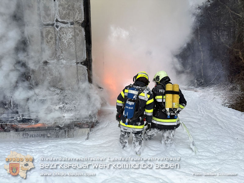 20260109_Vollbrand LKW Sattelzug auf der A21 bei Heiligenkreuz N� fordert Einsatzkr�fte �ber Stunden Foto: Stefan Schneider BFKDO BADEN