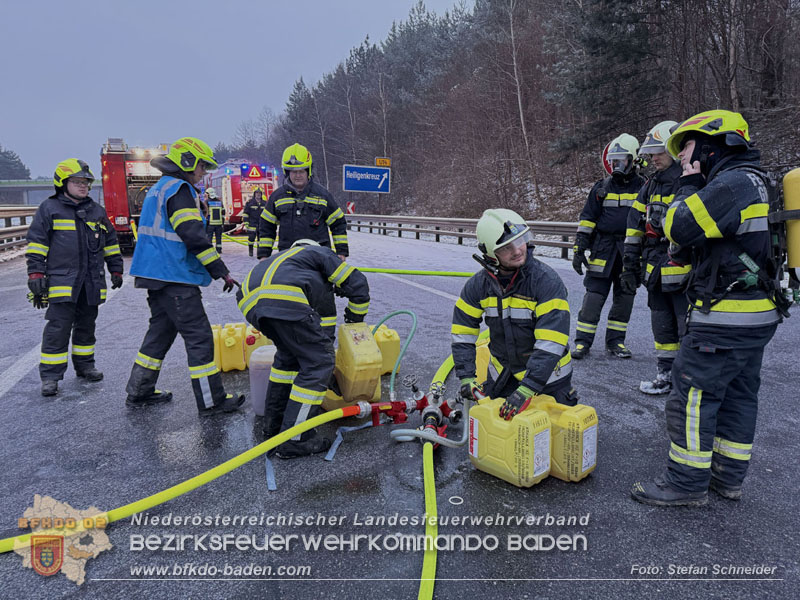 20260109_Vollbrand LKW Sattelzug auf der A21 bei Heiligenkreuz N� fordert Einsatzkr�fte �ber Stunden Foto: Stefan Schneider BFKDO BADEN