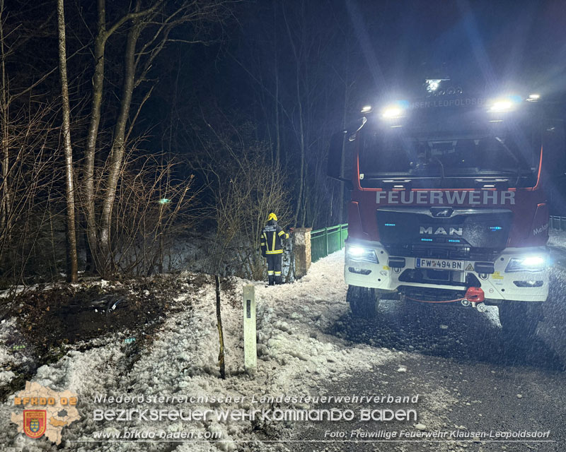20260113_Pkw verunfallt auf der L127 bei Klausen-Leopoldsdorf  Foto: FF Klausen-Leopoldsdorf