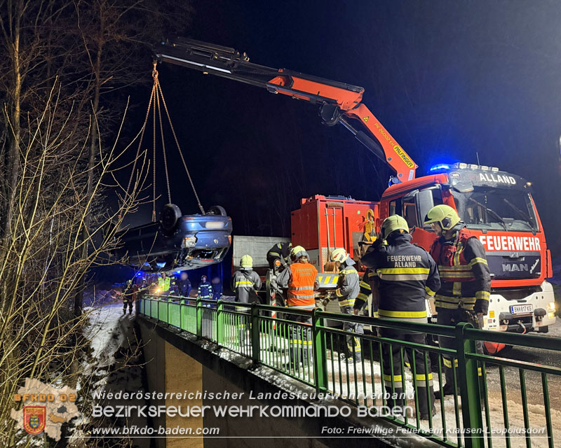 20260113_Pkw verunfallt auf der L127 bei Klausen-Leopoldsdorf  Foto: FF Klausen-Leopoldsdorf