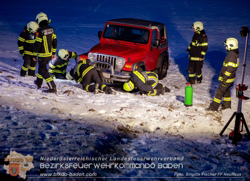 20260122_ahrzeugüberschlag auf der L4004 bei Schwarzensee Foto: BM Brigitte Fischer FF Neuhaus 20260122_ahrzeugüberschlag auf der L4004 bei Schwarzensee Foto: BM Brigitte Fischer FF Neuhaus