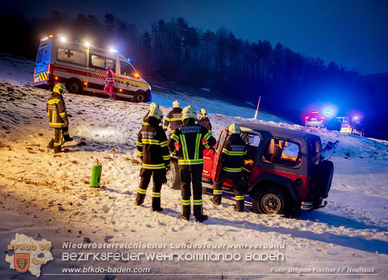 20260122_ahrzeugüberschlag auf der L4004 bei Schwarzensee Foto: BM Brigitte Fischer FF Neuhaus 20260122_ahrzeugüberschlag auf der L4004 bei Schwarzensee Foto: BM Brigitte Fischer FF Neuhaus