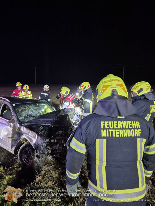 20260209_Verkehrsunfall auf der L4043 mit 5 Verletzte bei Mitterndorf a.d. Fischa  Foto: FF Mitterndorf/Fischa