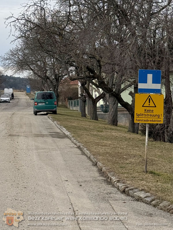 20260212_LKW samt Tandem-Anh�nger h�ngt auf Feldweg bei Grossau fest   Foto: Stefan Schneider BFKDO BADEN