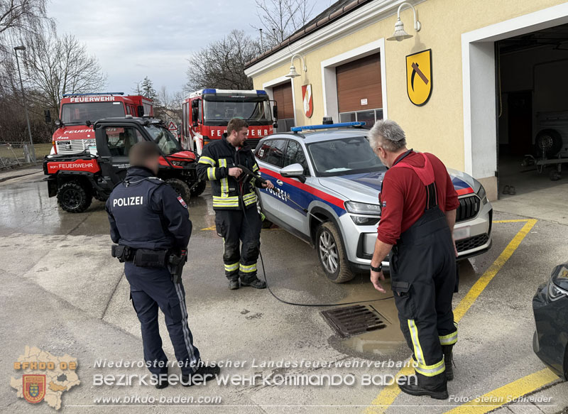 20260212_LKW samt Tandem-Anh�nger h�ngt auf Feldweg bei Grossau fest   Foto: Stefan Schneider BFKDO BADEN