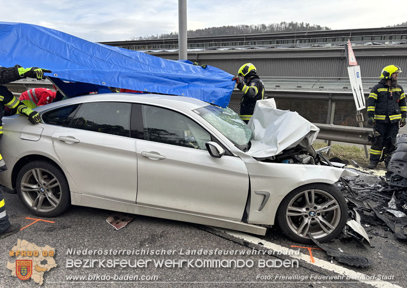 20260223_Verkehrsunfall auf der B18 Höhe Berndorf Fabrik Foto: FF Berndorf-Stadt 20260223_Verkehrsunfall auf der B18 Höhe Berndorf Fabrik Foto: FF Berndorf-Stadt