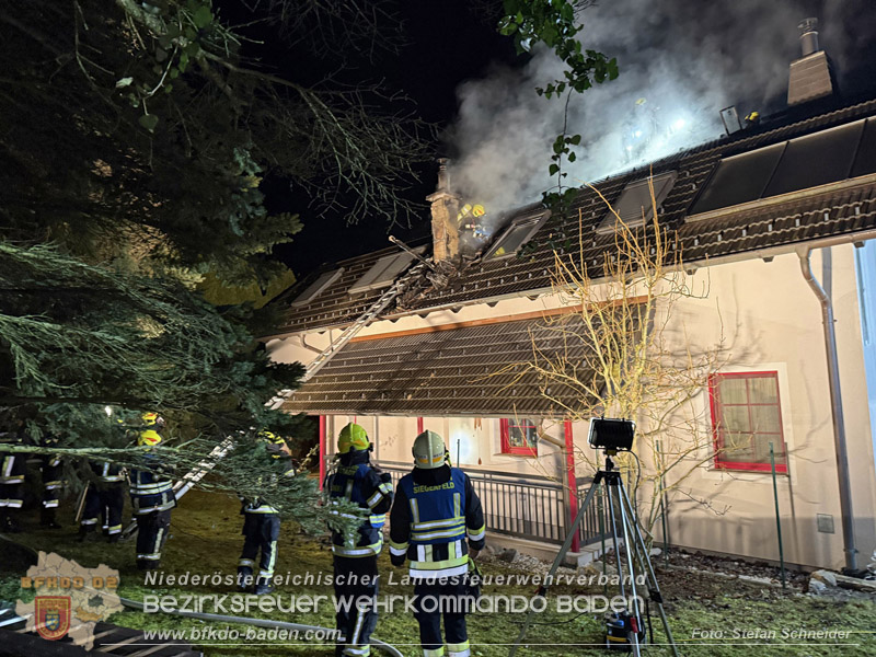 20260225_Wohnhausbrand in Siegenfeld - Familie kann sich ins Freie retten  Foto: Stefan Schneider FF Baden-Stadt