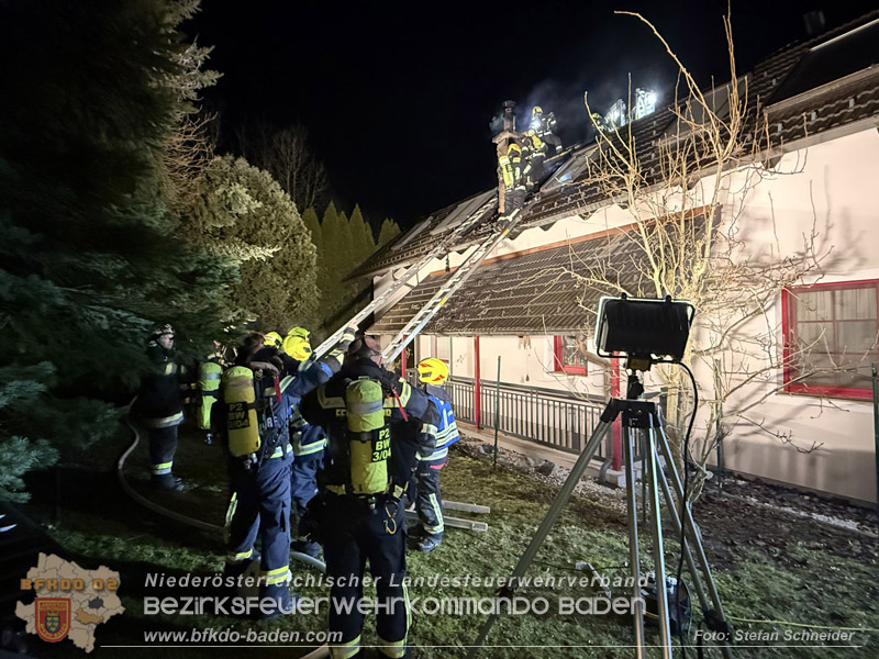 20260225_Wohnhausbrand in Siegenfeld - Familie kann sich ins Freie retten  Foto: Stefan Schneider FF Baden-Stadt
