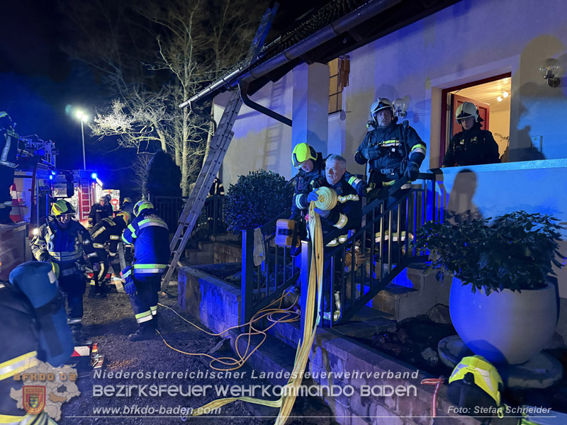 20260225_Wohnhausbrand in Siegenfeld - Familie kann sich ins Freie retten Foto: Stefan Schneider FF Baden-Stadt