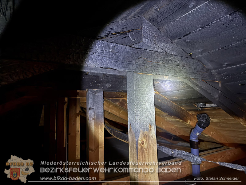 20260225_Wohnhausbrand in Siegenfeld - Familie kann sich ins Freie retten Foto: Stefan Schneider FF Baden-Stadt