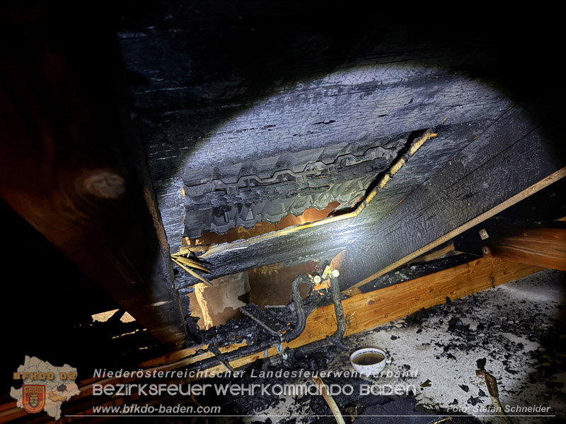 20260225_Wohnhausbrand in Siegenfeld - Familie kann sich ins Freie retten Foto: Stefan Schneider FF Baden-Stadt