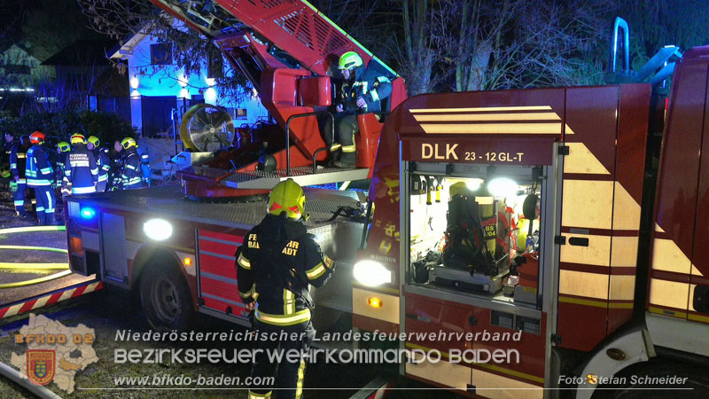 20260225_Wohnhausbrand in Siegenfeld - Familie kann sich ins Freie retten Foto: Stefan Schneider FF Baden-Stadt 20260225_Wohnhausbrand in Siegenfeld - Familie kann sich ins Freie retten Foto: Stefan Schneider FF Baden-Stadt 20260225_Wohnhausbrand in Siegenfeld - Familie kann sich ins Freie retten Foto: Stefan Schneider FF Baden-Stadt 20260225_Wohnhausbrand in Siegenfeld - Familie kann sich ins Freie retten Foto: Stefan Schneider FF Baden-Stadt