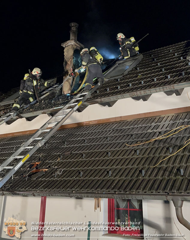 20260225_Wohnhausbrand in Siegenfeld - Familie kann sich ins Freie retten Foto: Stefan Schneider FF Baden-Stadt 20260225_Wohnhausbrand in Siegenfeld - Familie kann sich ins Freie retten Foto: Matteo Jankowitsch FF Baden-Stadt 20260225_Wohnhausbrand in Siegenfeld - Familie kann sich ins Freie retten Foto: Stefan Schneider FF Baden-Stadt 20260225_Wohnhausbrand in Siegenfeld - Familie kann sich ins Freie retten Foto: Matteo Jankowitsch FF Baden-Stadt