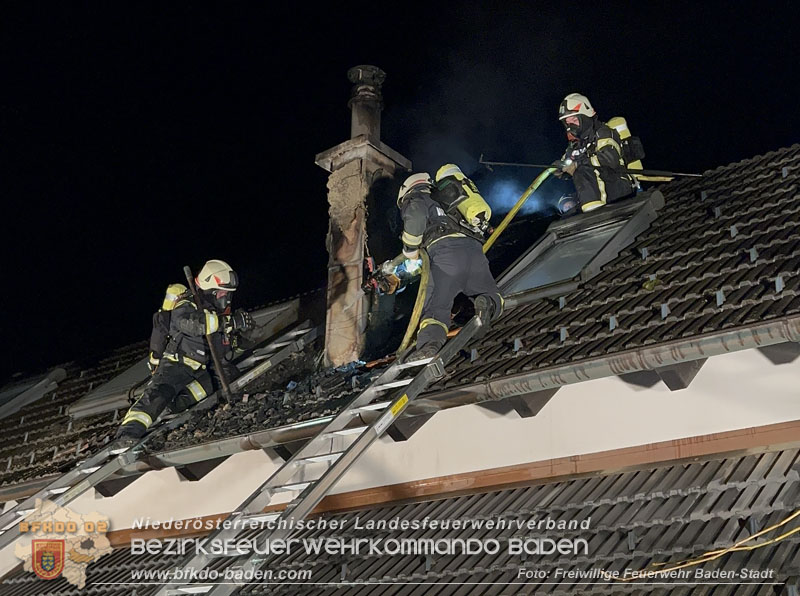 20260225_Wohnhausbrand in Siegenfeld - Familie kann sich ins Freie retten Foto: Stefan Schneider FF Baden-Stadt 20260225_Wohnhausbrand in Siegenfeld - Familie kann sich ins Freie retten Foto: Matteo Jankowitsch FF Baden-Stadt 20260225_Wohnhausbrand in Siegenfeld - Familie kann sich ins Freie retten Foto: Stefan Schneider FF Baden-Stadt 20260225_Wohnhausbrand in Siegenfeld - Familie kann sich ins Freie retten Foto: Matteo Jankowitsch FF Baden-Stadt