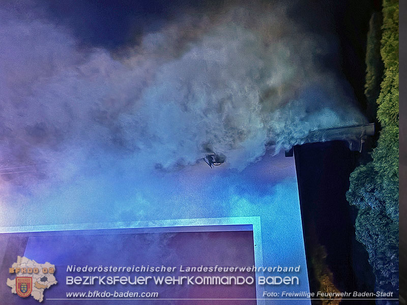 20260225_Wohnhausbrand in Siegenfeld - Familie kann sich ins Freie retten Foto: Victor van de Castell FF Baden-Stadt 20260225_Wohnhausbrand in Siegenfeld - Familie kann sich ins Freie retten Foto: Victor van de Castell FF Baden-Stadt