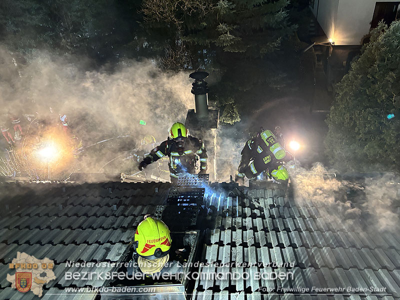 20260225_Wohnhausbrand in Siegenfeld - Familie kann sich ins Freie retten Foto: Victor van de Castell FF Baden-Stadt 20260225_Wohnhausbrand in Siegenfeld - Familie kann sich ins Freie retten Foto: Victor van de Castell FF Baden-Stadt