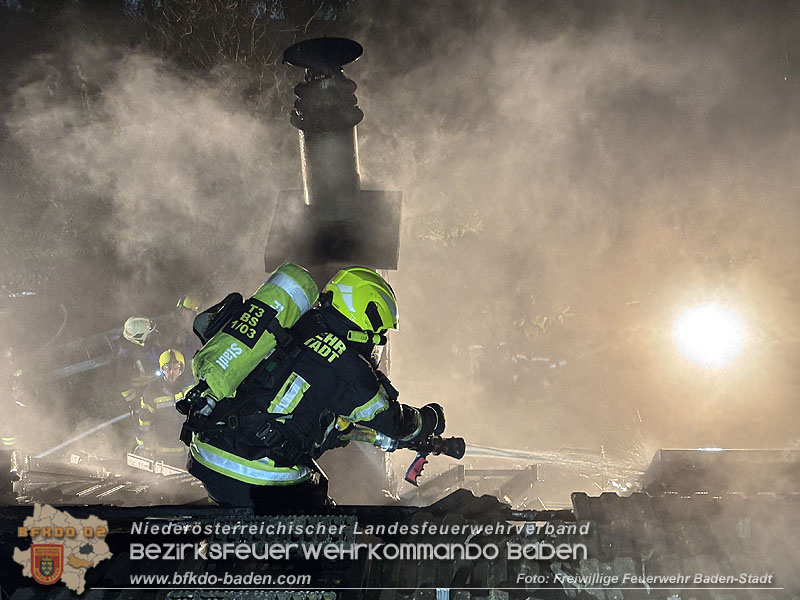 20260225_Wohnhausbrand in Siegenfeld - Familie kann sich ins Freie retten Foto: Victor van de Castell FF Baden-Stadt 20260225_Wohnhausbrand in Siegenfeld - Familie kann sich ins Freie retten Foto: Victor van de Castell FF Baden-Stadt