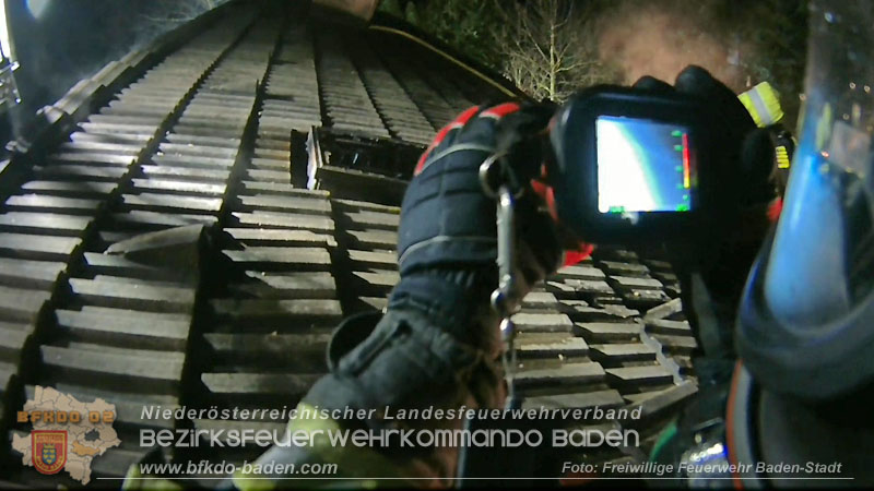 20260225_Wohnhausbrand in Siegenfeld - Familie kann sich ins Freie retten Foto: Victor van de Castell FF Baden-Stadt 20260225_Wohnhausbrand in Siegenfeld - Familie kann sich ins Freie retten Foto: Victor van de Castell FF Baden-Stadt