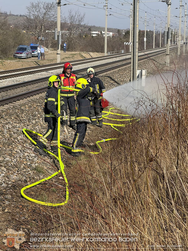 20260308_Brand neben der S�dbahnstrecke  Foto: Stefan Schneider BFKDO BADEN