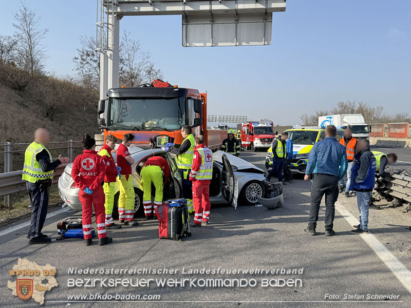 20260310_Senior verunfallt bei der Ausfahrt Baden auf der A2  Foto: Stefan Schneider BFKDO BADEN