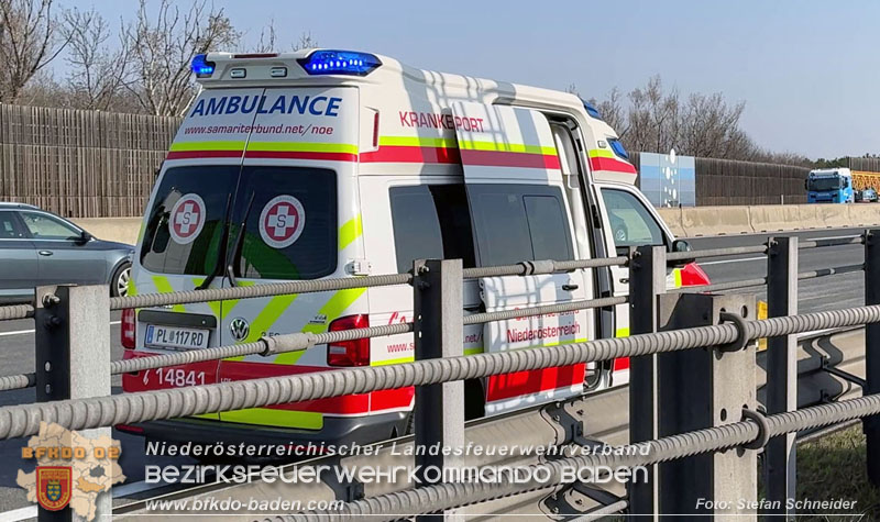 20260310_Senior verunfallt bei der Ausfahrt Baden auf der A2 Foto: Stefan Schneider BFKDO BADEN 20260310_Senior verunfallt bei der Ausfahrt Baden auf der A2 Foto: Stefan Schneider BFKDO BADEN