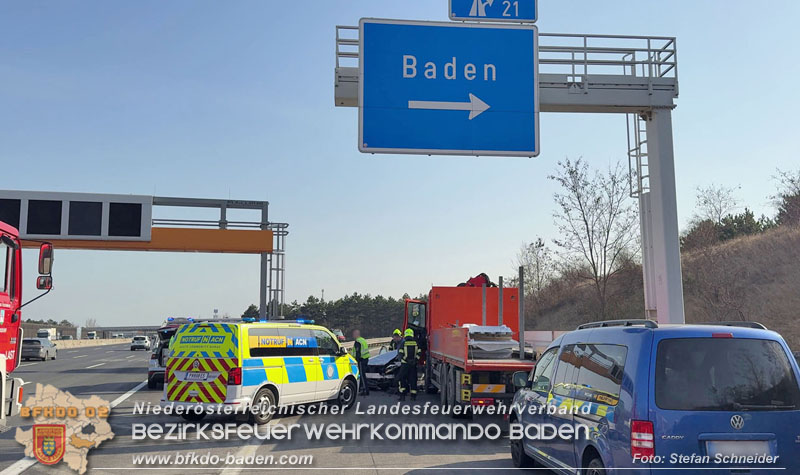 20260310_Senior verunfallt bei der Ausfahrt Baden auf der A2 Foto: Stefan Schneider BFKDO BADEN 20260310_Senior verunfallt bei der Ausfahrt Baden auf der A2 Foto: Stefan Schneider BFKDO BADEN