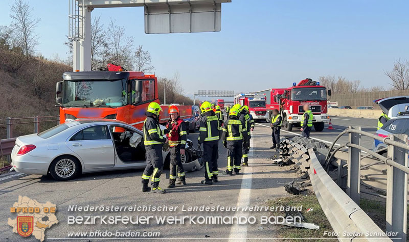 20260310_Senior verunfallt bei der Ausfahrt Baden auf der A2 Foto: Stefan Schneider BFKDO BADEN 20260310_Senior verunfallt bei der Ausfahrt Baden auf der A2 Foto: Stefan Schneider BFKDO BADEN