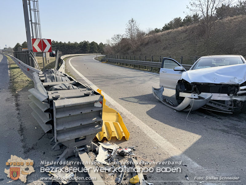20260310_Senior verunfallt bei der Ausfahrt Baden auf der A2  Foto: Stefan Schneider BFKDO BADEN