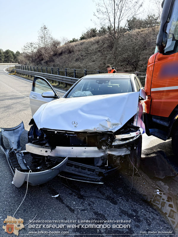 20260310_Senior verunfallt bei der Ausfahrt Baden auf der A2  Foto: Stefan Schneider BFKDO BADEN