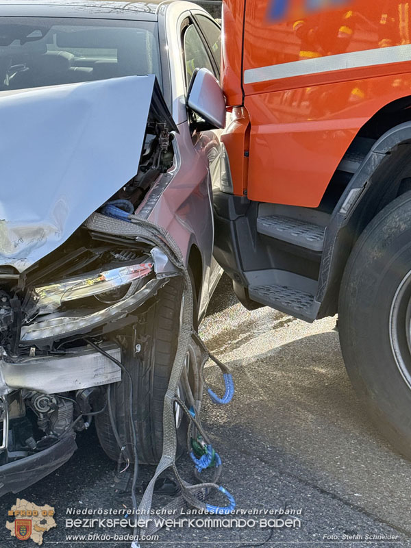 20260310_Senior verunfallt bei der Ausfahrt Baden auf der A2  Foto: Stefan Schneider BFKDO BADEN