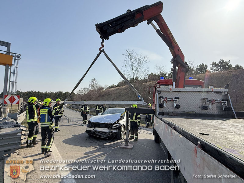 20260310_Senior verunfallt bei der Ausfahrt Baden auf der A2  Foto: Stefan Schneider BFKDO BADEN