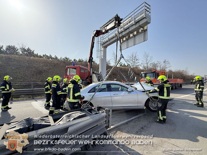 20260310_Senior verunfallt bei der Ausfahrt Baden auf der A2  Foto: Stefan Schneider BFKDO BADEN