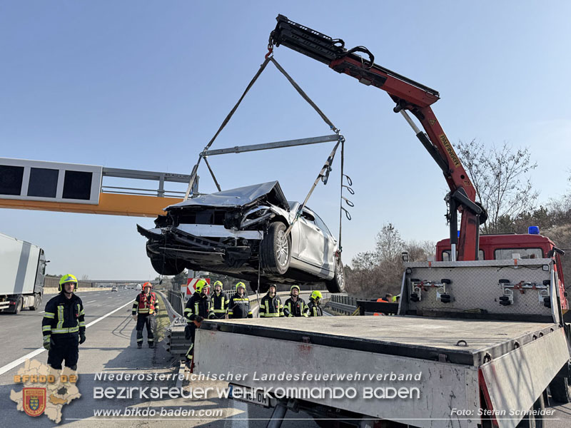 20260310_Senior verunfallt bei der Ausfahrt Baden auf der A2  Foto: Stefan Schneider BFKDO BADEN