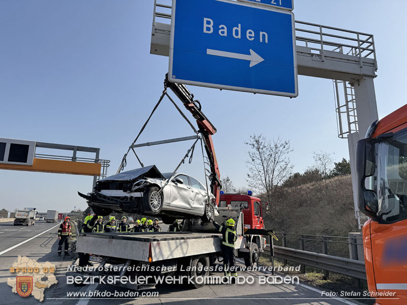20260310_Senior verunfallt bei der Ausfahrt Baden auf der A2  Foto: Stefan Schneider BFKDO BADEN