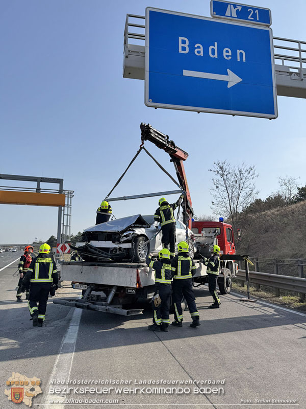20260310_Senior verunfallt bei der Ausfahrt Baden auf der A2  Foto: Stefan Schneider BFKDO BADEN