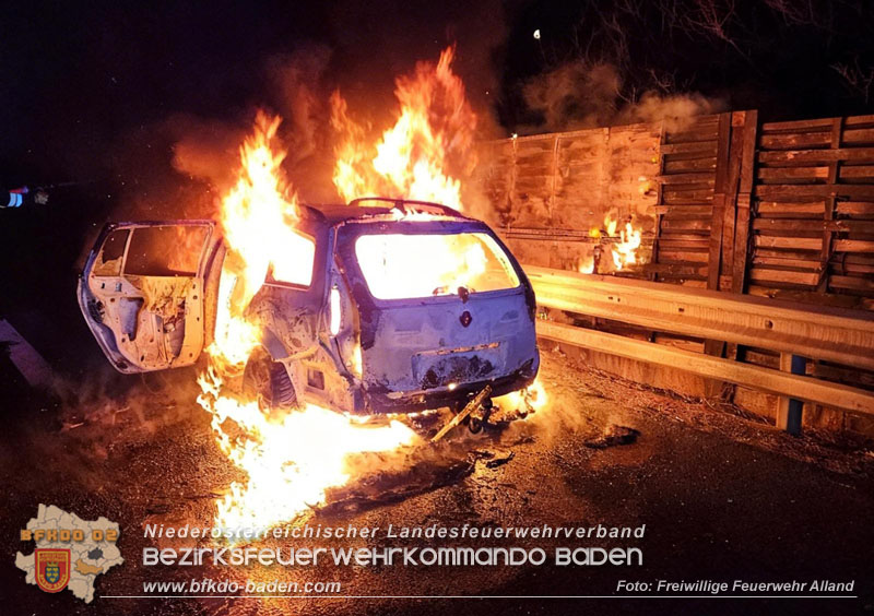 20260311_Fahrzeugbrand auf der A21 bei Alland  Foto: FF Alland