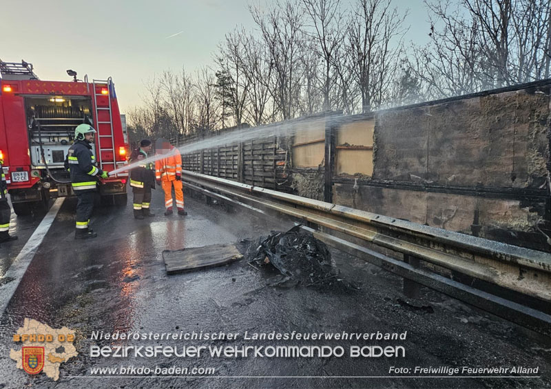 20260311_Fahrzeugbrand auf der A21 bei Alland  Foto: FF Alland