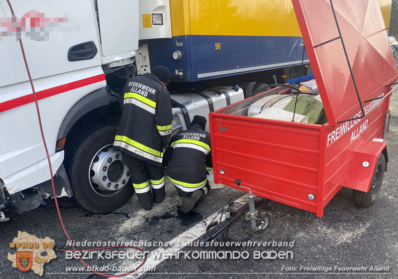 20260317_Schwerer LKW-Unfall auf der A21 fordert Autobahn Teilsperre bei Heiligenkreuz  Foto: FF Alland