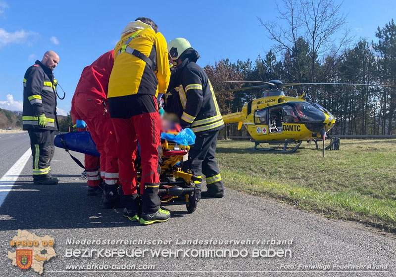 20260317_Schwerer LKW-Unfall auf der A21 fordert Autobahn Teilsperre bei Heiligenkreuz  Foto: FF Alland