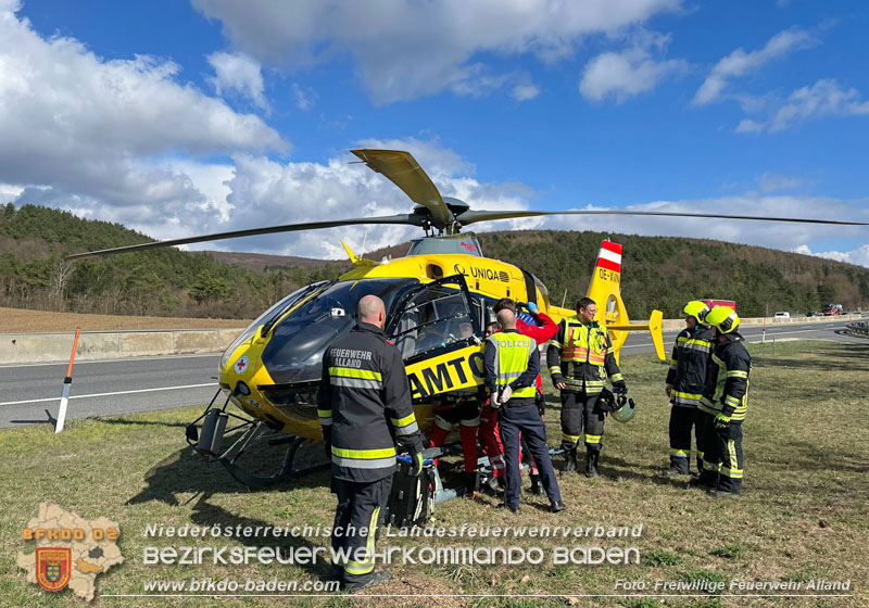 20260317_Schwerer LKW-Unfall auf der A21 fordert Autobahn Teilsperre bei Heiligenkreuz  Foto: FF Alland