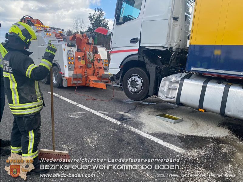 20260317_Schwerer LKW-Unfall auf der A21 fordert Autobahn Teilsperre bei Heiligenkreuz  Foto: FF Heiligenkreuz