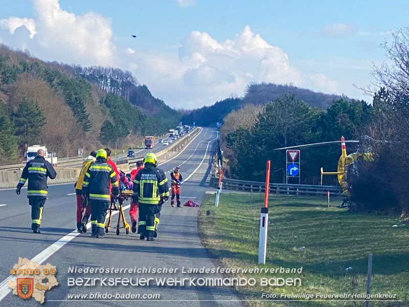 20260317_Schwerer LKW-Unfall auf der A21 fordert Autobahn Teilsperre bei Heiligenkreuz  Foto: FF Heiligenkreuz