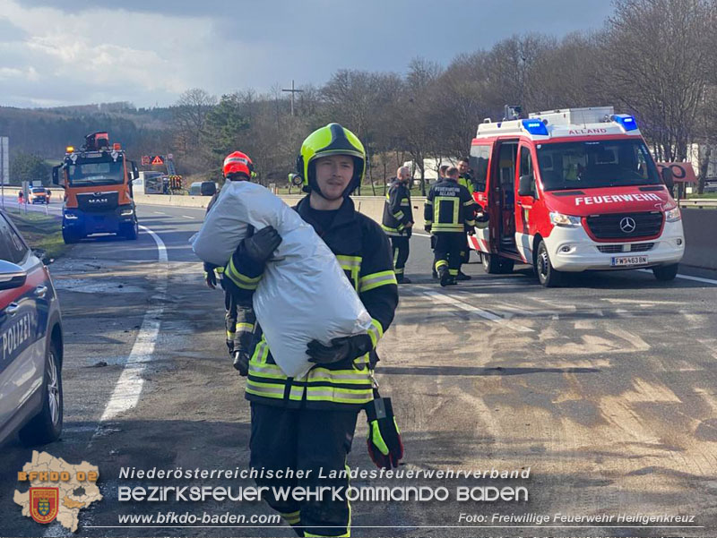 20260317_Schwerer LKW-Unfall auf der A21 fordert Autobahn Teilsperre bei Heiligenkreuz  Foto: FF Heiligenkreuz