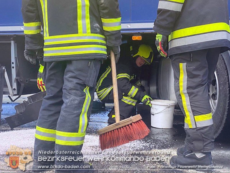 20260317_Schwerer LKW-Unfall auf der A21 fordert Autobahn Teilsperre bei Heiligenkreuz  Foto: FF Heiligenkreuz
