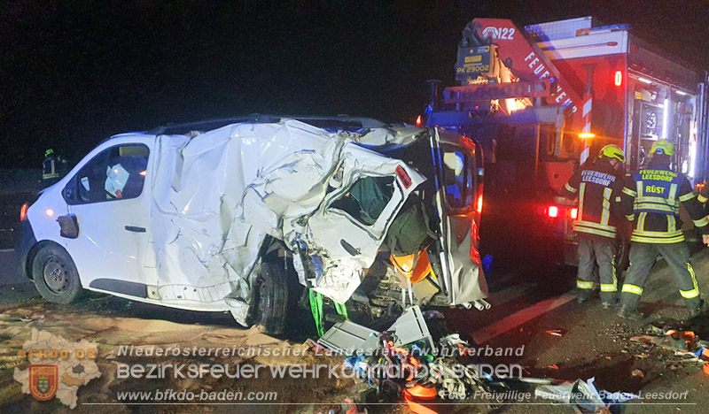 20260329_Schwerer Verkehrsunfall auf der A2 bei der Auffahrt Baden RFB Süd Foto: FF Baden-Leesdorf 20260329_Schwerer Verkehrsunfall auf der A2 bei der Auffahrt Baden RFB Süd Foto: FF Baden-Leesdorf