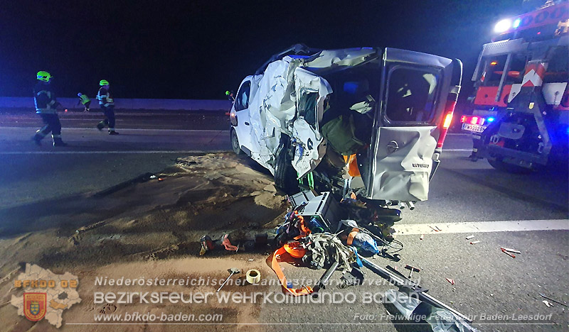 20260329_Schwerer Verkehrsunfall auf der A2 bei der Auffahrt Baden RFB Süd Foto: FF Baden-Leesdorf 20260329_Schwerer Verkehrsunfall auf der A2 bei der Auffahrt Baden RFB Süd Foto: FF Baden-Leesdorf